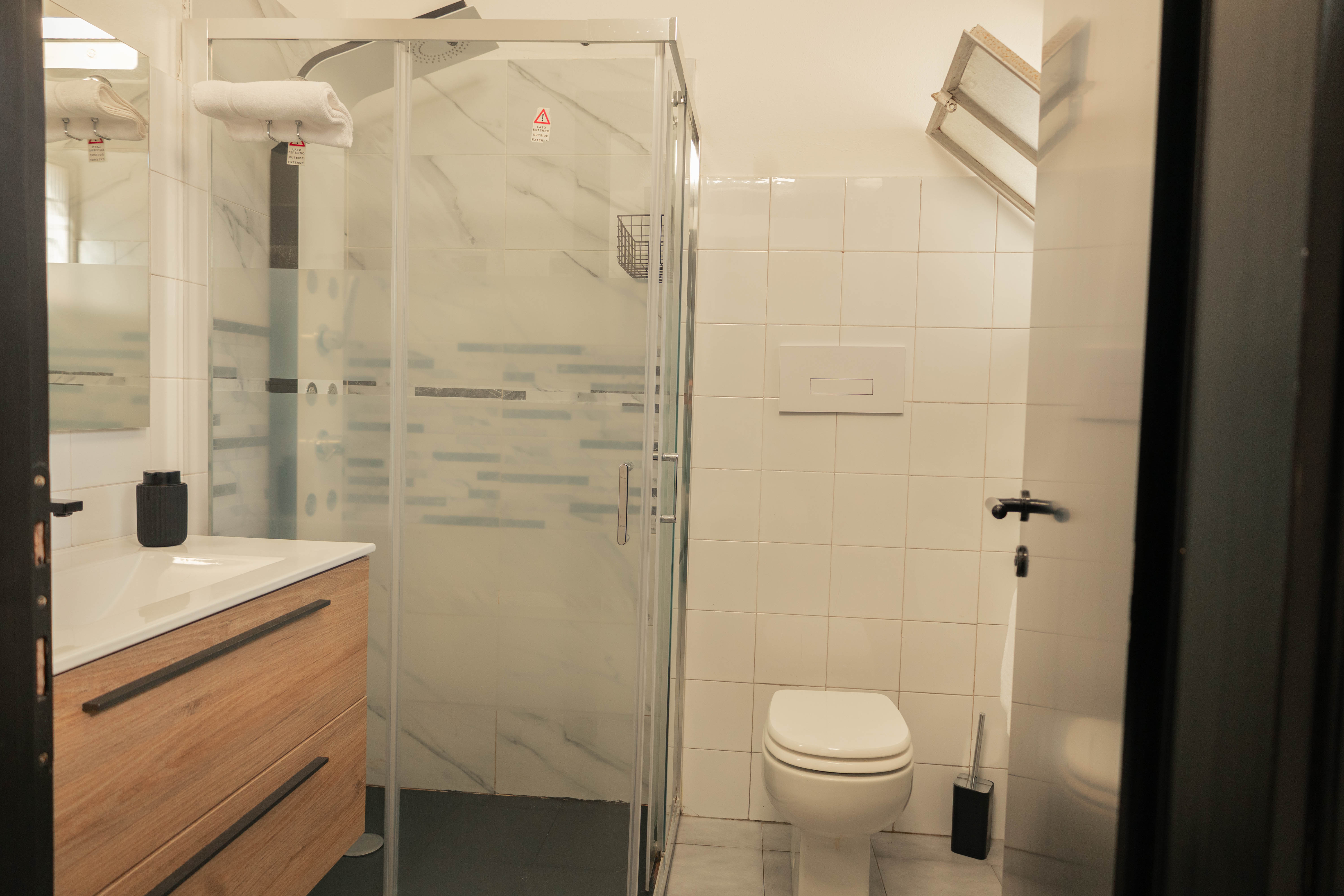 Appartamento 1 — Bagno Servizi